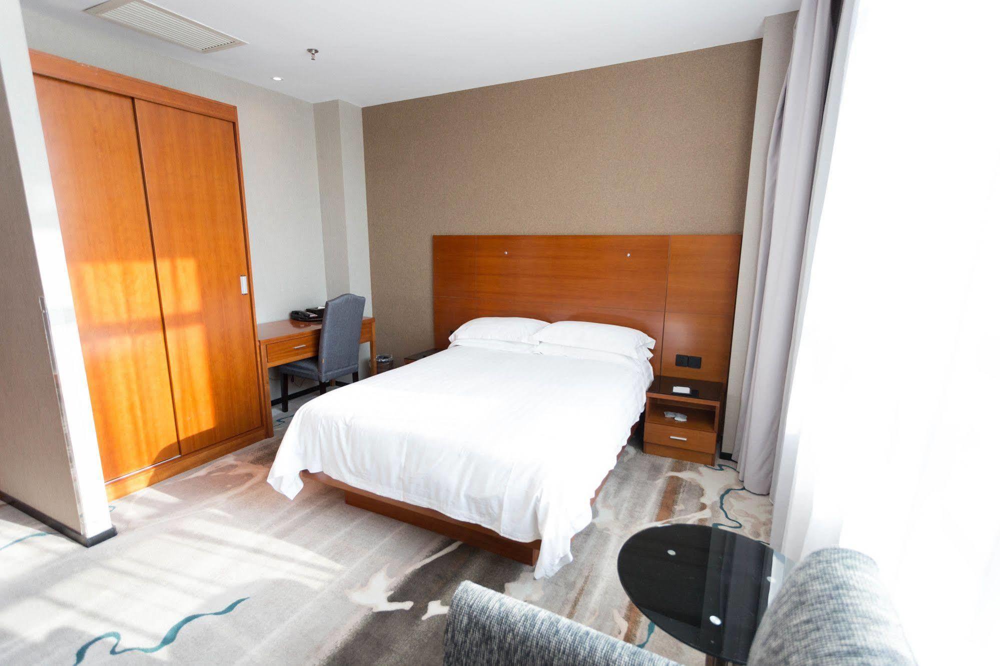 Radiance Hotel Shanghaj Zewnętrze zdjęcie