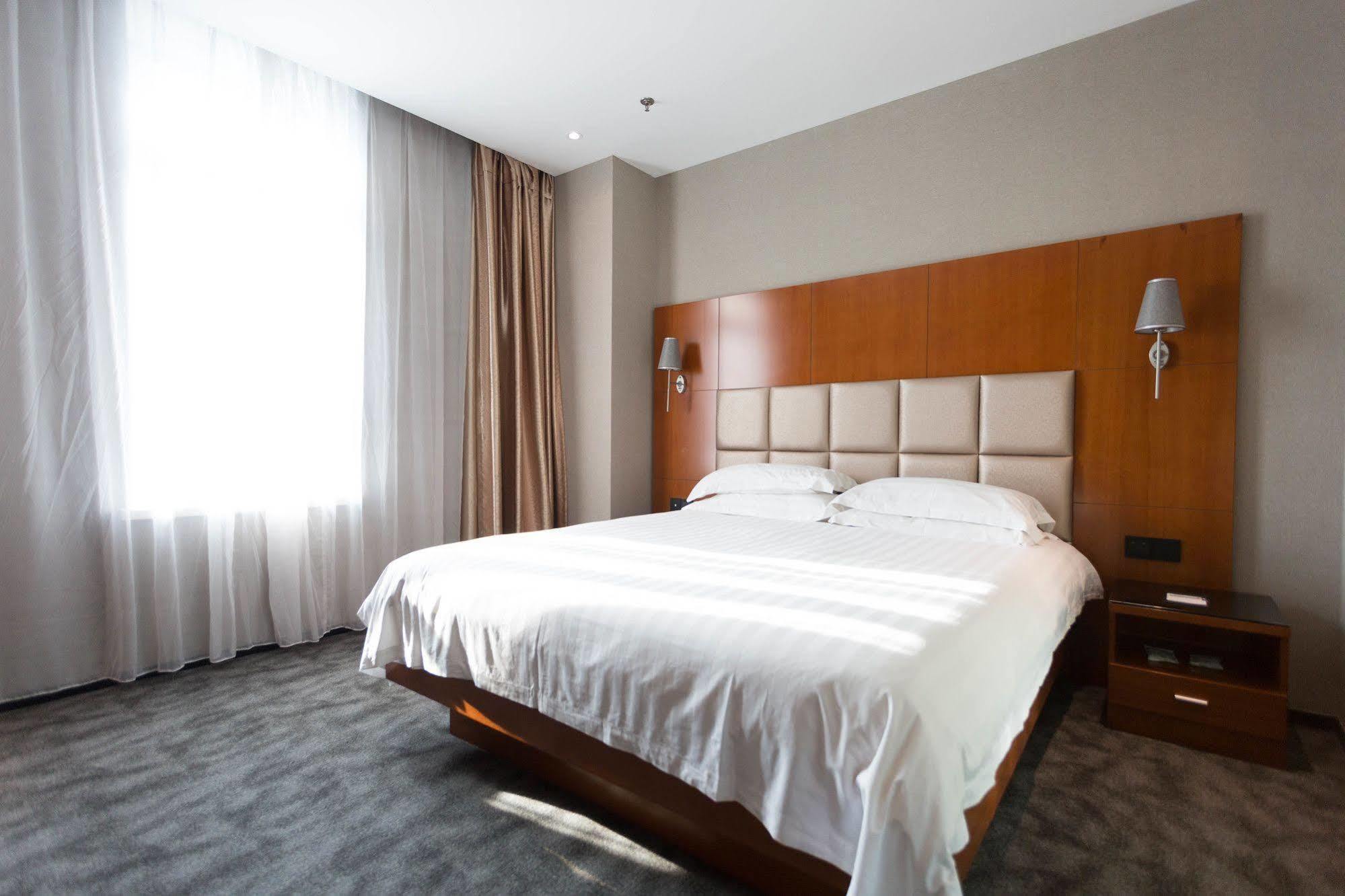 Radiance Hotel Shanghaj Zewnętrze zdjęcie