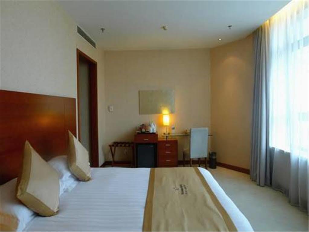 Radiance Hotel Shanghaj Zewnętrze zdjęcie