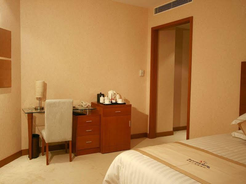 Radiance Hotel Shanghaj Zewnętrze zdjęcie
